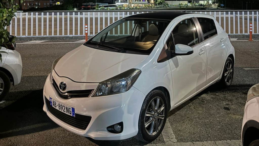 toyota yaris me qera